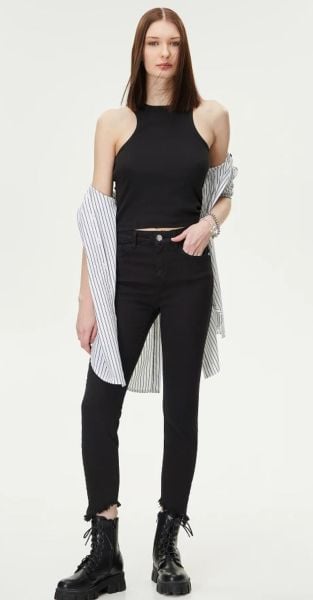 Halter Yaka Nervürlü Bluz