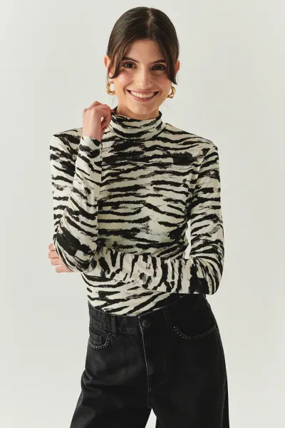 Boğazlı Uzun Kollu Desenli Slim Fit Örme Siyah Bluz