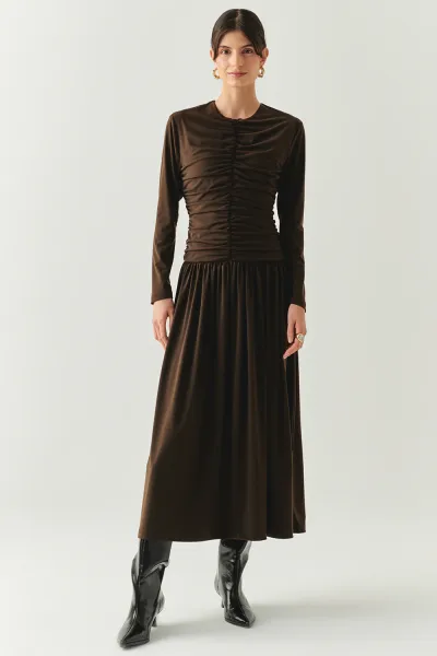 Bisiklet Yaka Uzun Kollu Drapeli Slim Fit Midi Örme Kahve Elbise
