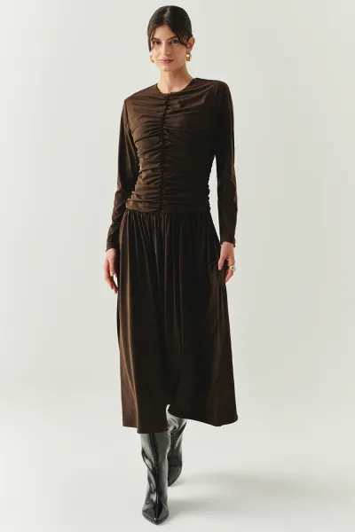 Bisiklet Yaka Uzun Kollu Drapeli Slim Fit Midi Örme Kahve Elbise