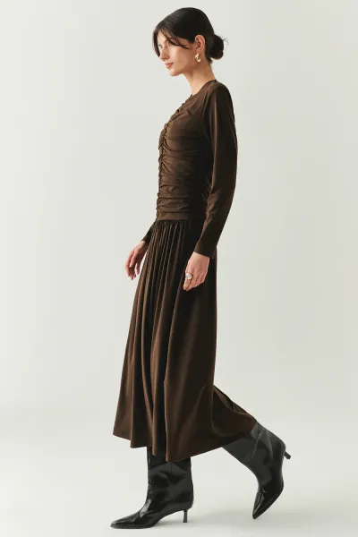 Bisiklet Yaka Uzun Kollu Drapeli Slim Fit Midi Örme Kahve Elbise