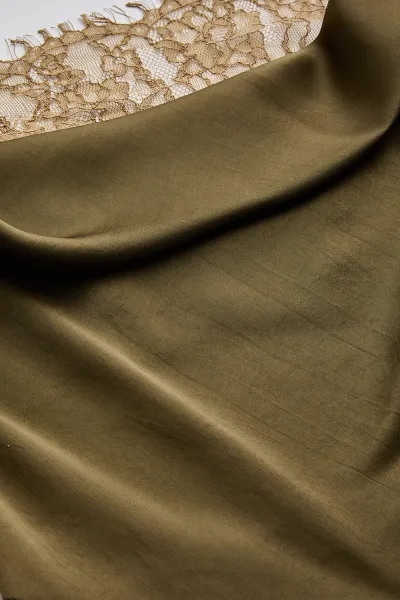 Dantel Detaylı Askılı Regular Saten Midi Haki Elbise