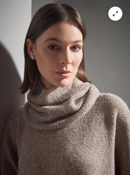 FONKSİYONEL YAKALI PULLU KAHVERENGİ TRİKO KAZAK