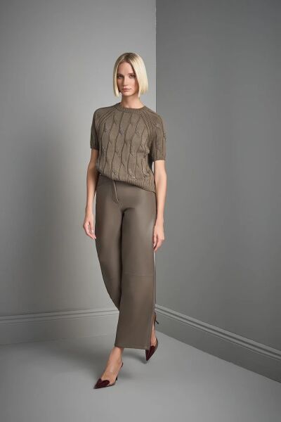 TAŞ BASKILI SAÇ ÖRGÜLÜ YEŞİL TRİKO KAZAK