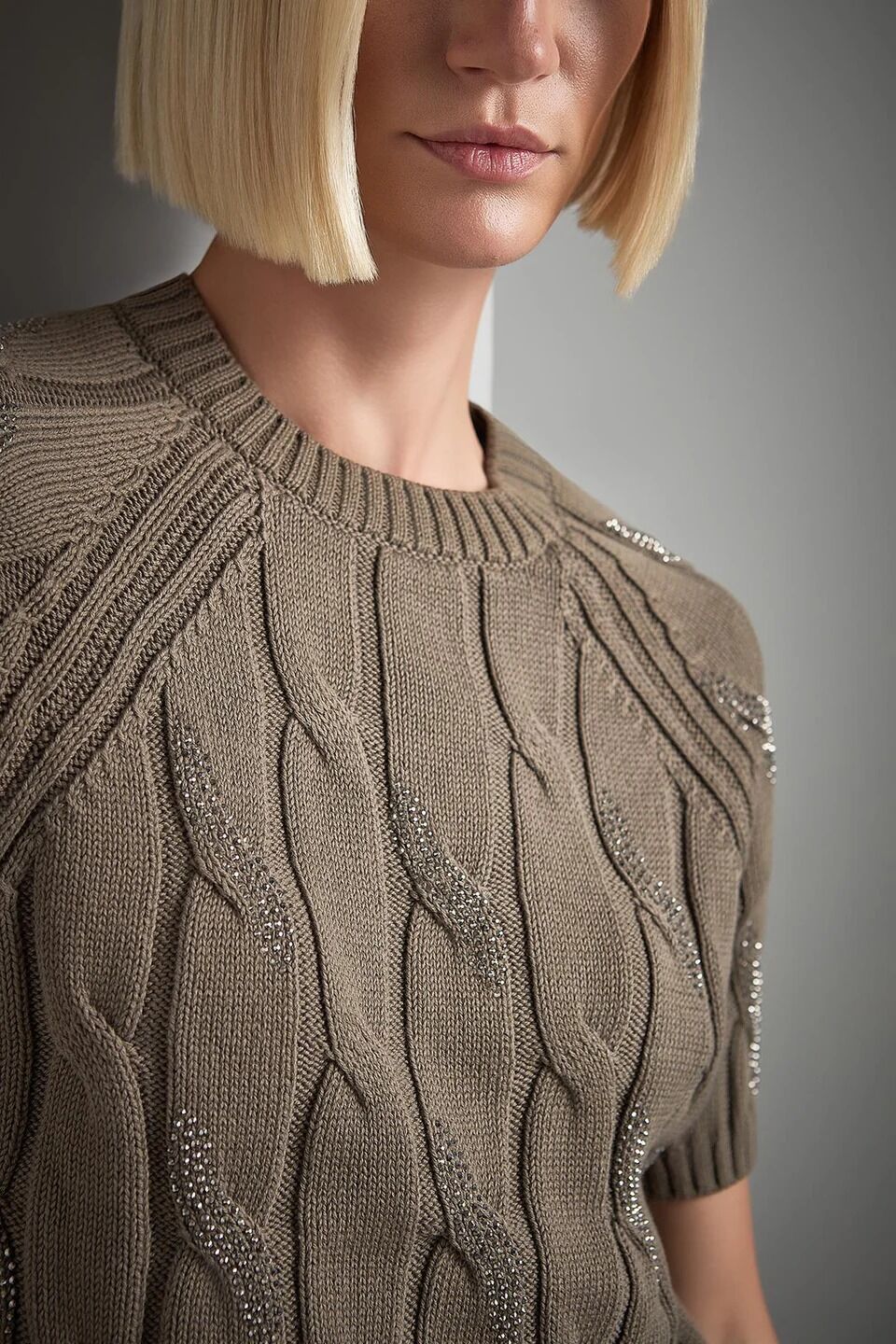 TAŞ BASKILI SAÇ ÖRGÜLÜ YEŞİL TRİKO KAZAK