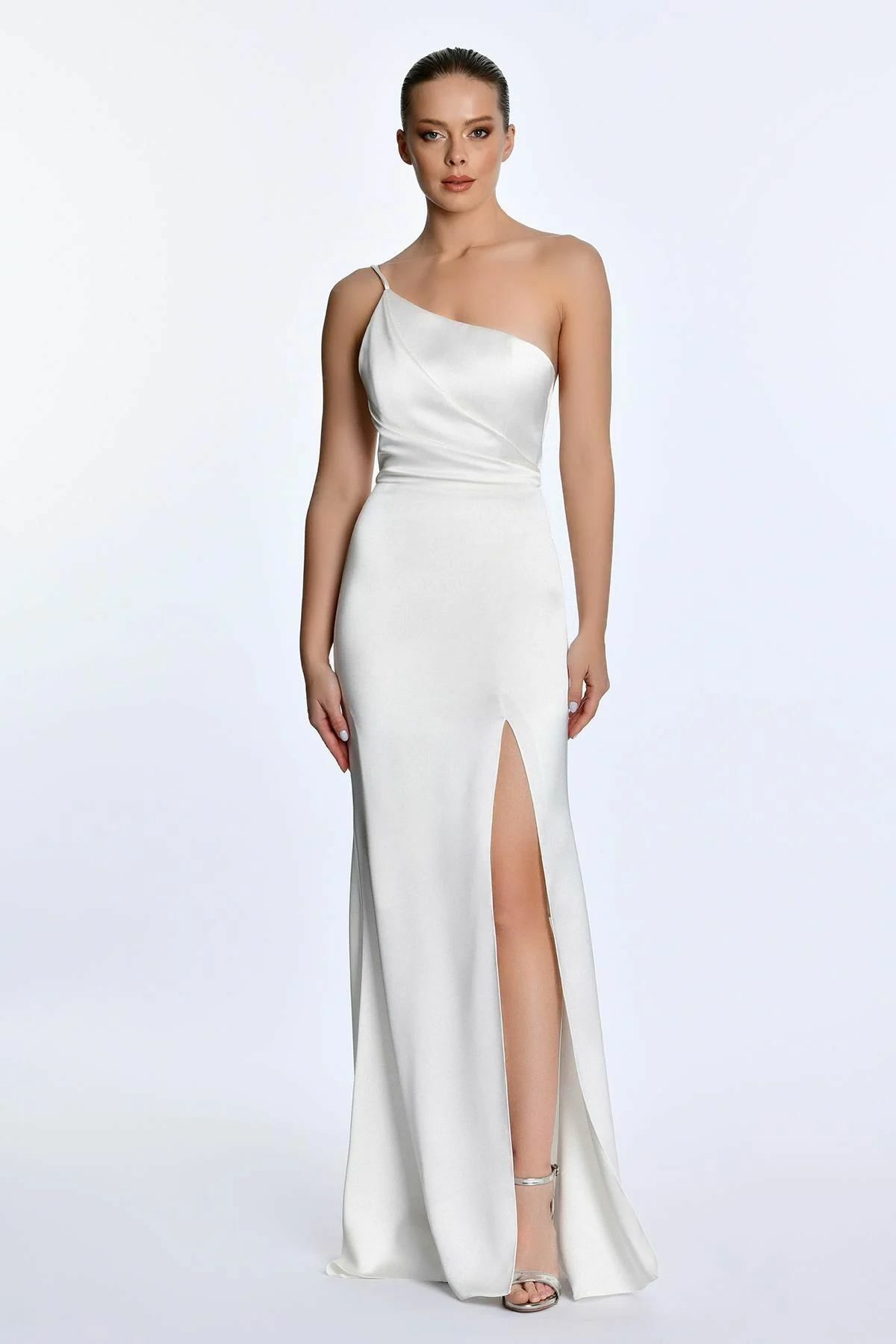 Tek Omuz İpli Önden Yırtmaçlı Saten Uzun Elbise