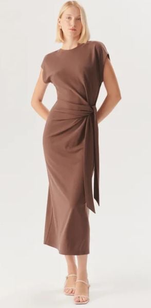 Beli Kuşaklı Vücuda Oturan Kahverengi Modal Karışımlı Midi Örme Elbise