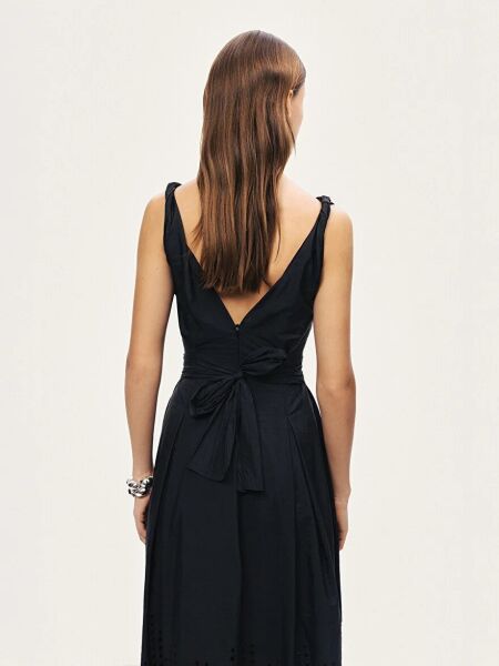 KUŞAK BAĞLAMA DETAYLI MİDİ ELBİSE