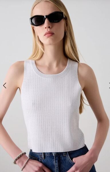 Tamamen yapay elmaslarla kaplı kolsuz üst