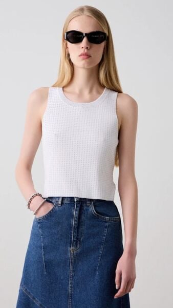 Tamamen yapay elmaslarla kaplı kolsuz üst