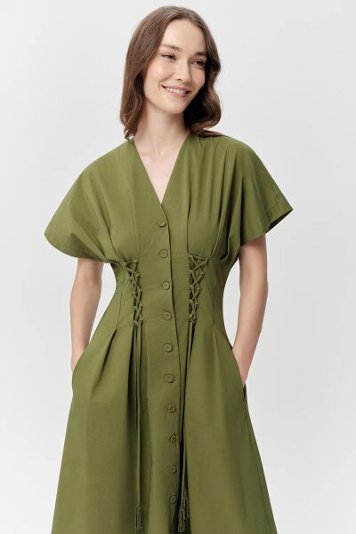 V Yaka Bağcık Detaylı Bele Oturan Cepli Regular Midi Elbise