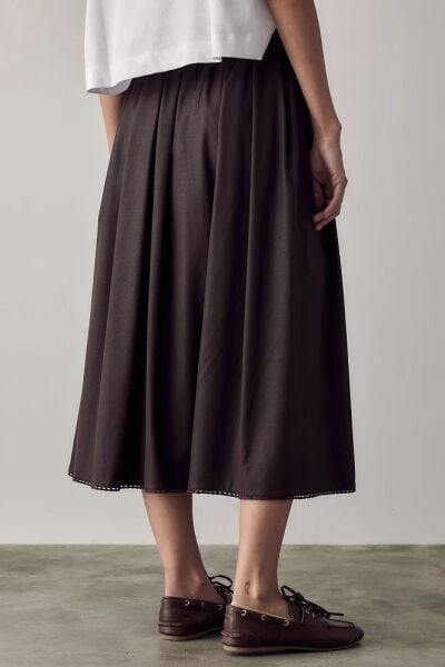BEL DETAY LASTİKLİ KAHVERENGİ MİDİ BOY ETEK