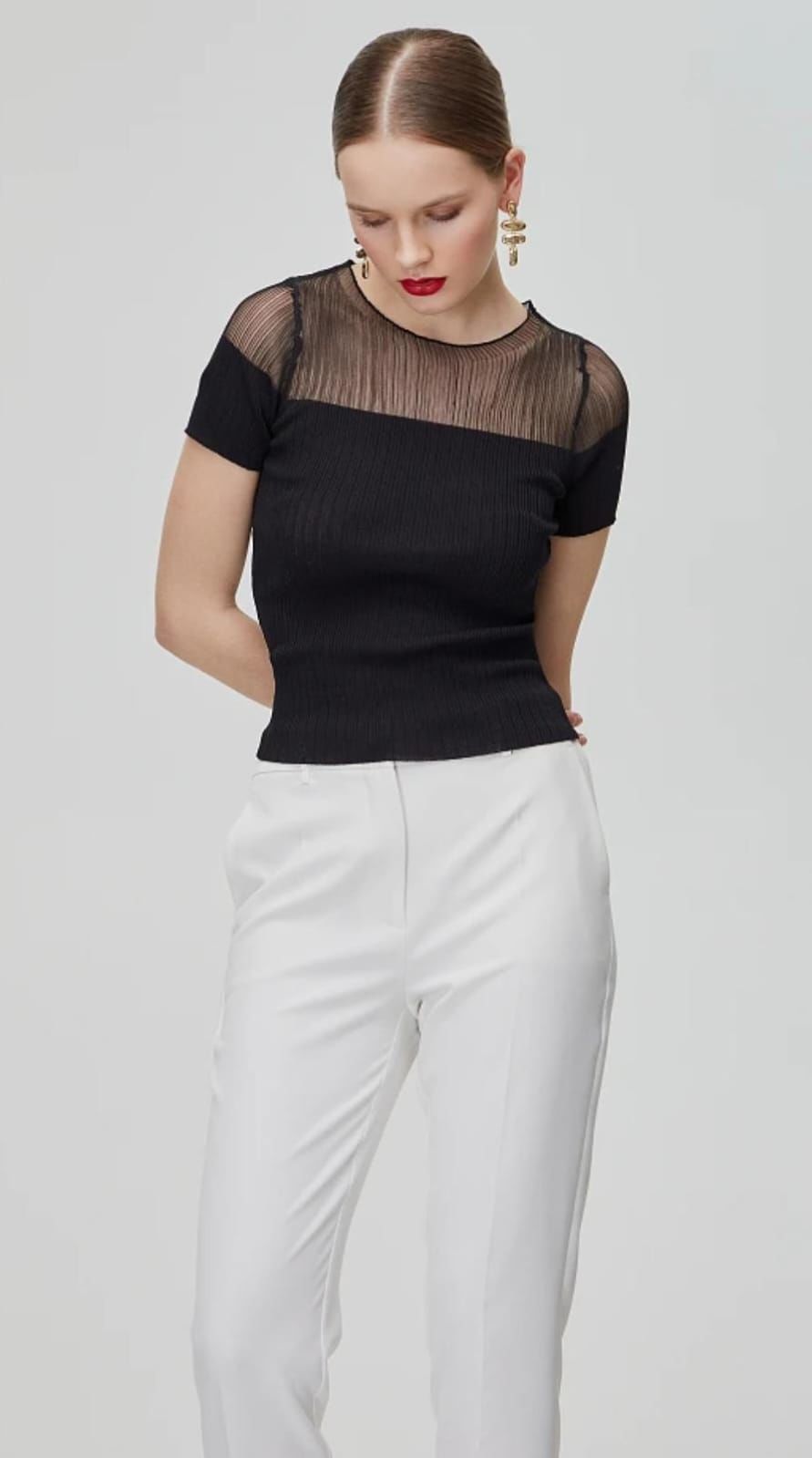 File Tasarımlı Kısa Kollu Bluz