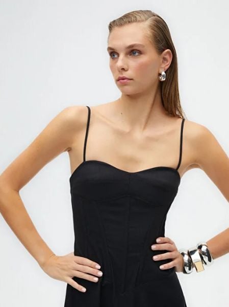 Korse Detaylı Elbise