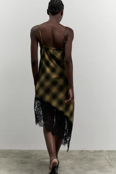 DANTELLİ EKOSE ASİMETRİK ELBİSE ZEYTİN-YEŞİL