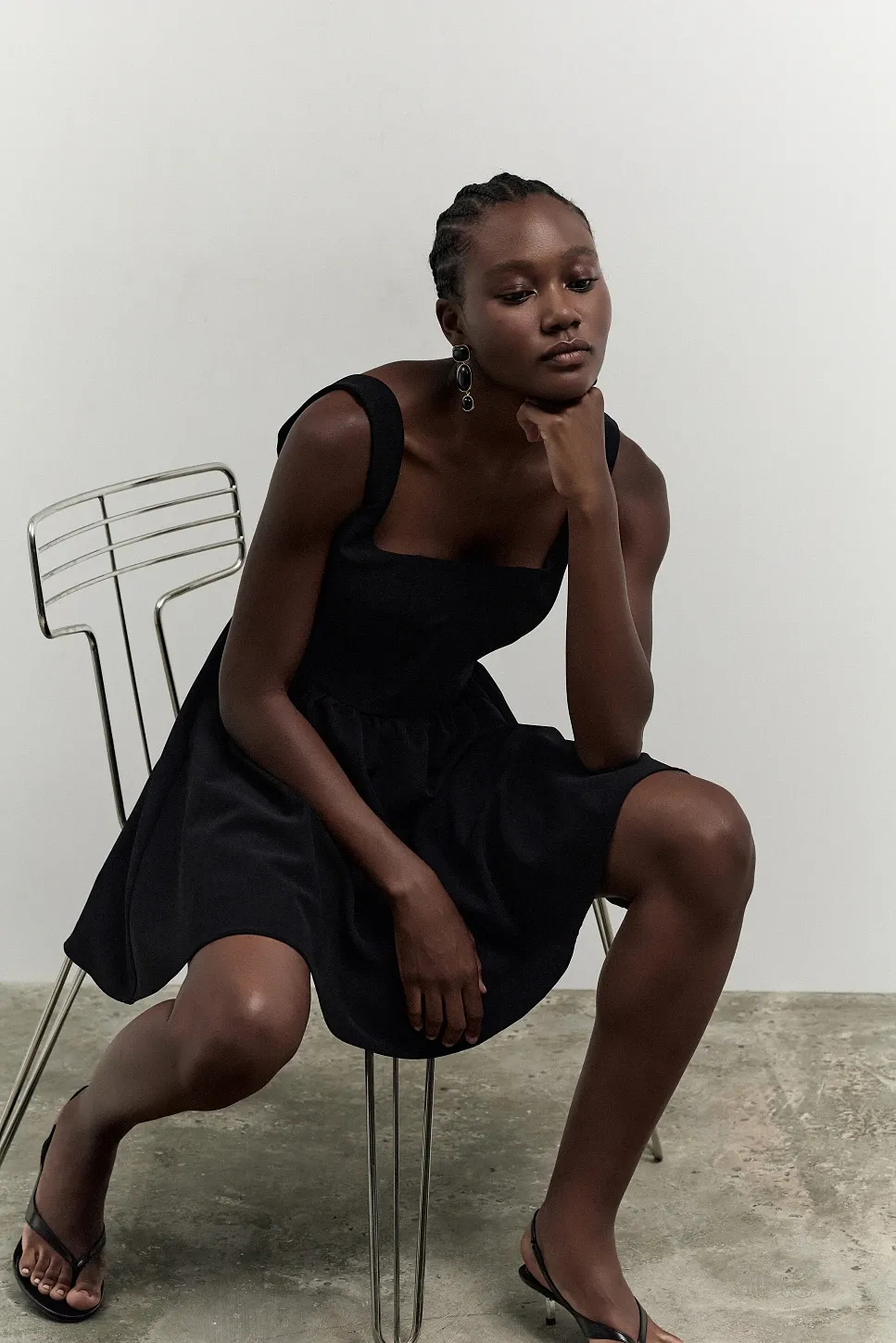 KORSE DETAY MİNİ ELBİSE-SİYAH