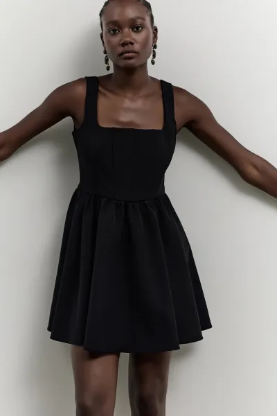 KORSE DETAY MİNİ ELBİSE-SİYAH