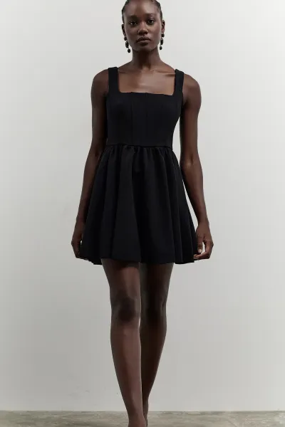 KORSE DETAY MİNİ ELBİSE-SİYAH