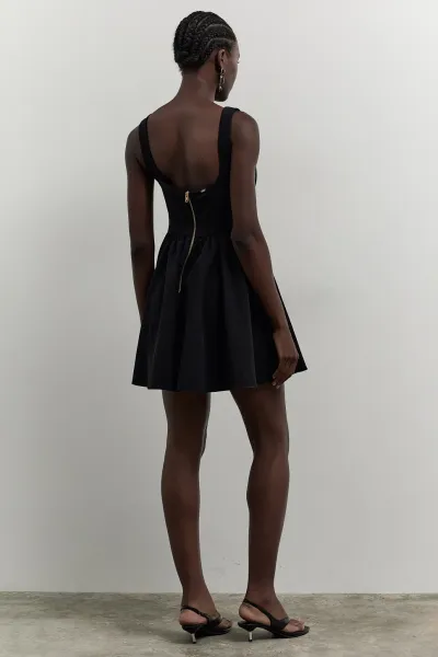 KORSE DETAY MİNİ ELBİSE-SİYAH