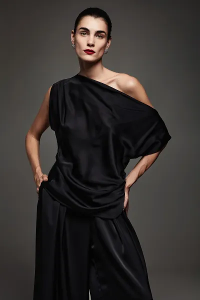 TEK OMUZLU SATEN BLUZ