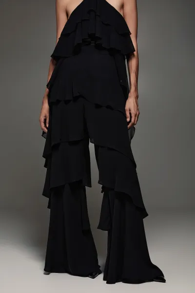 OMUZLARI AÇIK FIRFIRLI BLUZ