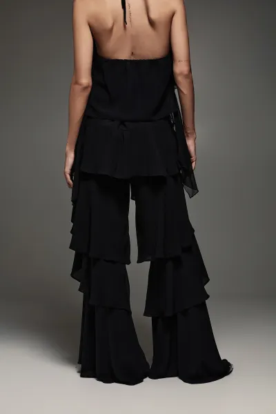 OMUZLARI AÇIK FIRFIRLI BLUZ