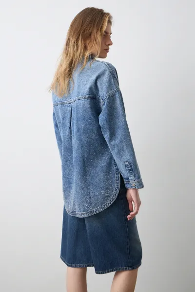 YAPAY ELMASLARLA SÜSLENMİŞ GÖMLEK-MAVİ