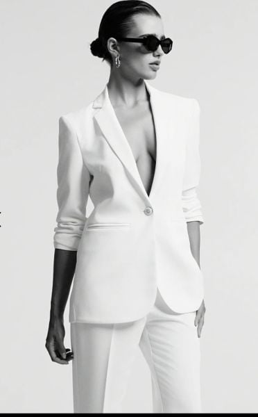 Mücevher düğmeli blazer