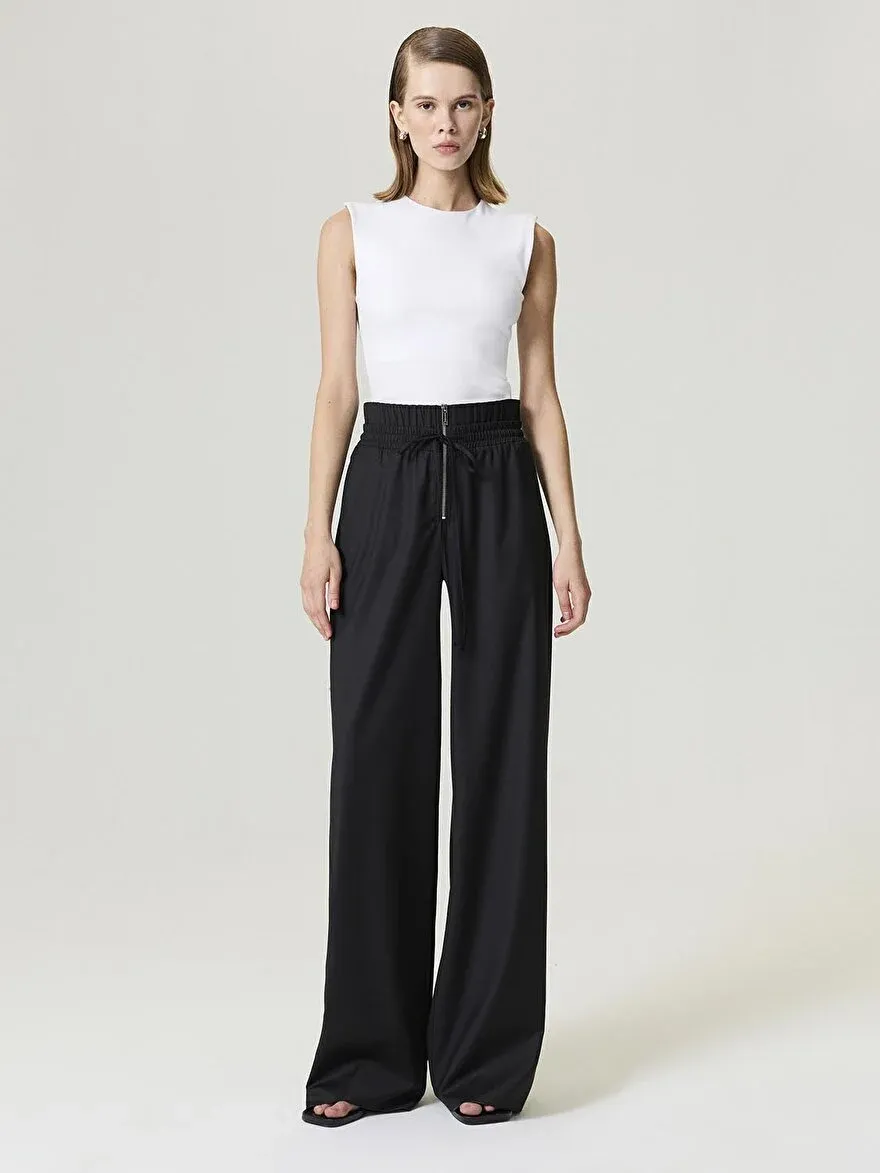 Elastik Bel ve Bağcık Detaylı Pantolon-Siyah