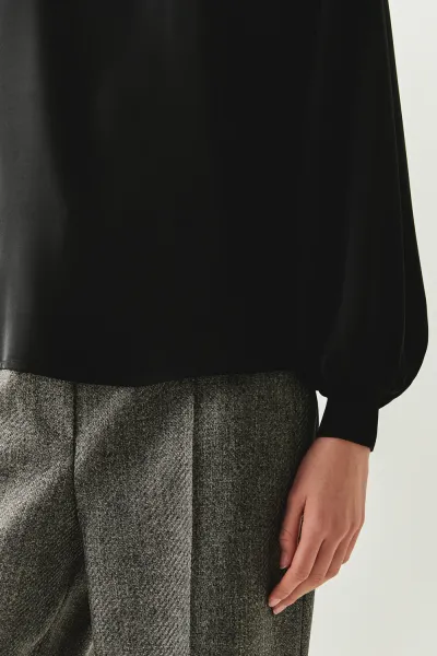 Uzun Kollu Ribanalı Bisiklet Yaka Regular Bluz-Siyah