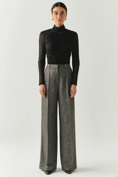 Balık Sırtı Desenli Yüksel Bel Geniş Paçalı Cepli Regular Dokuma Gri Pantolon