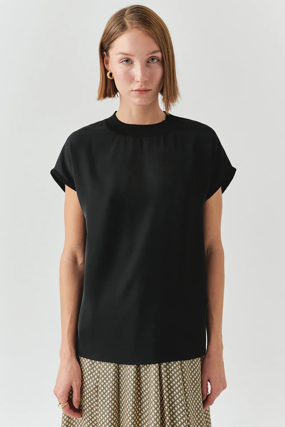 Bisiklet Yaka Düşük Kol Triko Garnili Regular Siyah Bluz