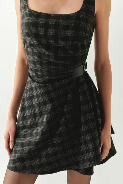 Kare Yaka Taş Detaylı Ekose Slim Fit Astarlı Antrasit Mini Elbise